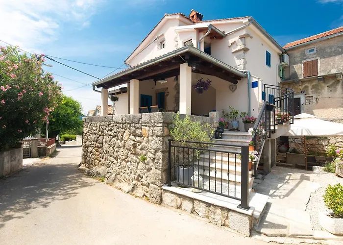 Tamburika Colorful Apartment In Rustica Area