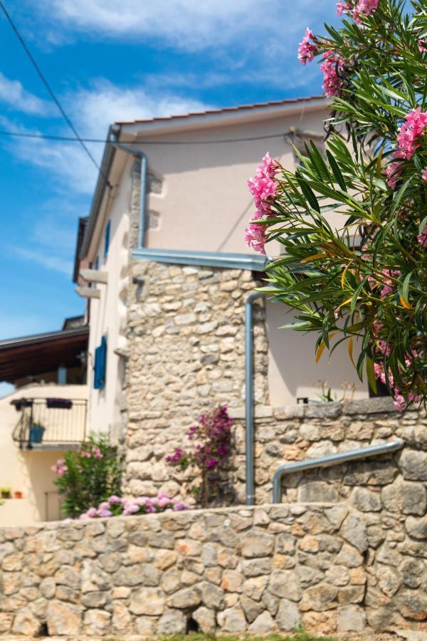 Apartment Tamburika Colorful In Rustica Area
