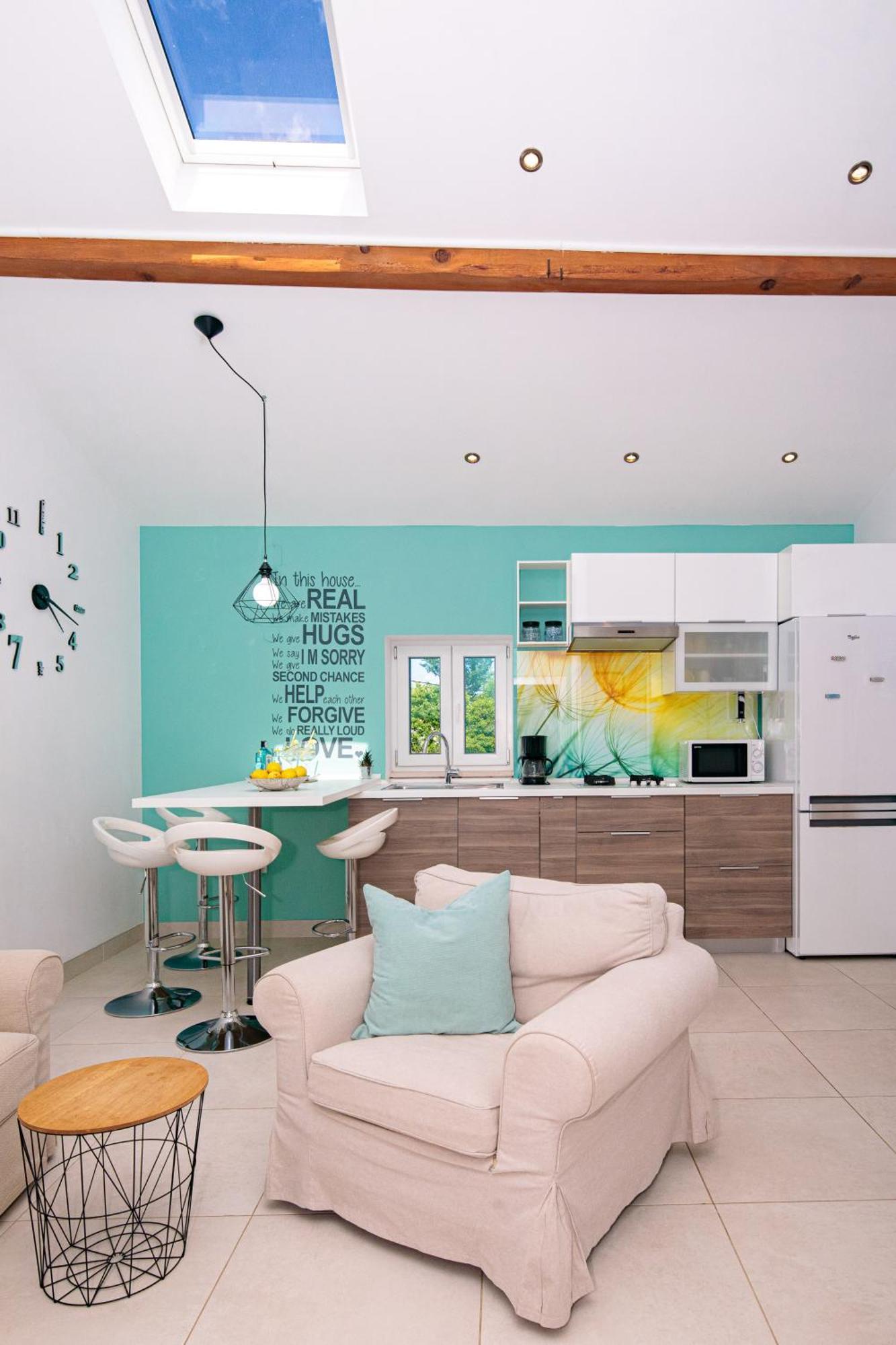 Apartment Tamburika Colorful In Rustica Area Milohnici